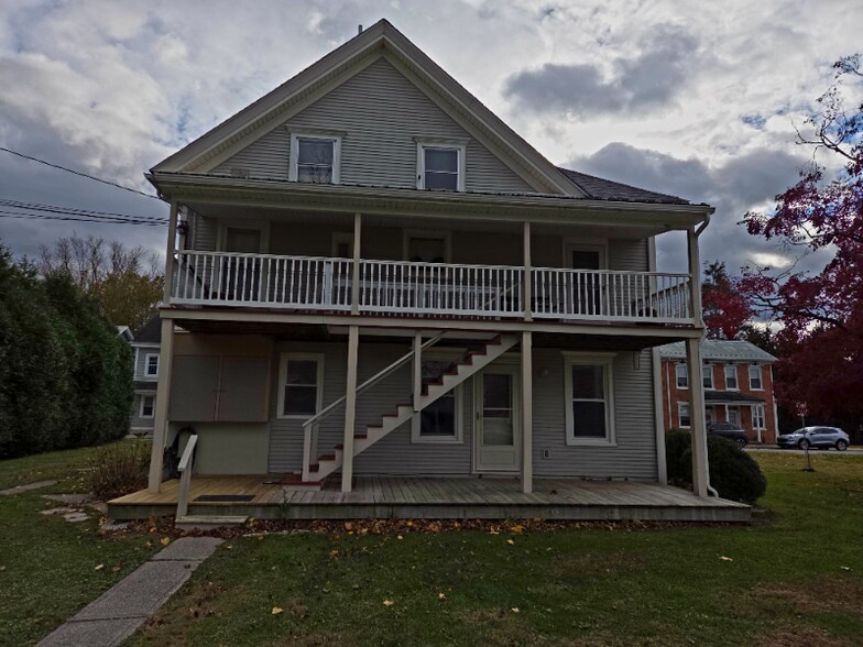 Building Photo - 210 E Pine St