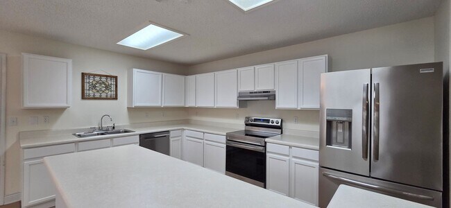 Building Photo - 3 BED/2.5 BATH IN LOVELY SCHERTZ! Less than 5 miles to Randolph AFB