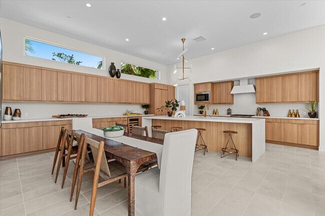 Building Photo - 446 Fountain Dr