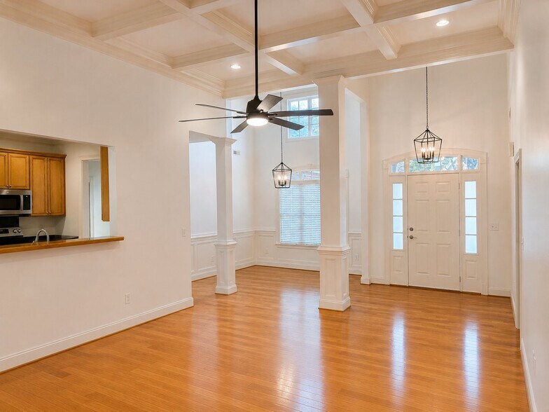 Building Photo - 112 Clairewood Ct