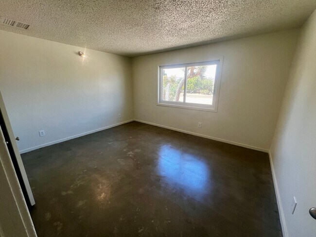 Building Photo - 56769 Joshua Dr