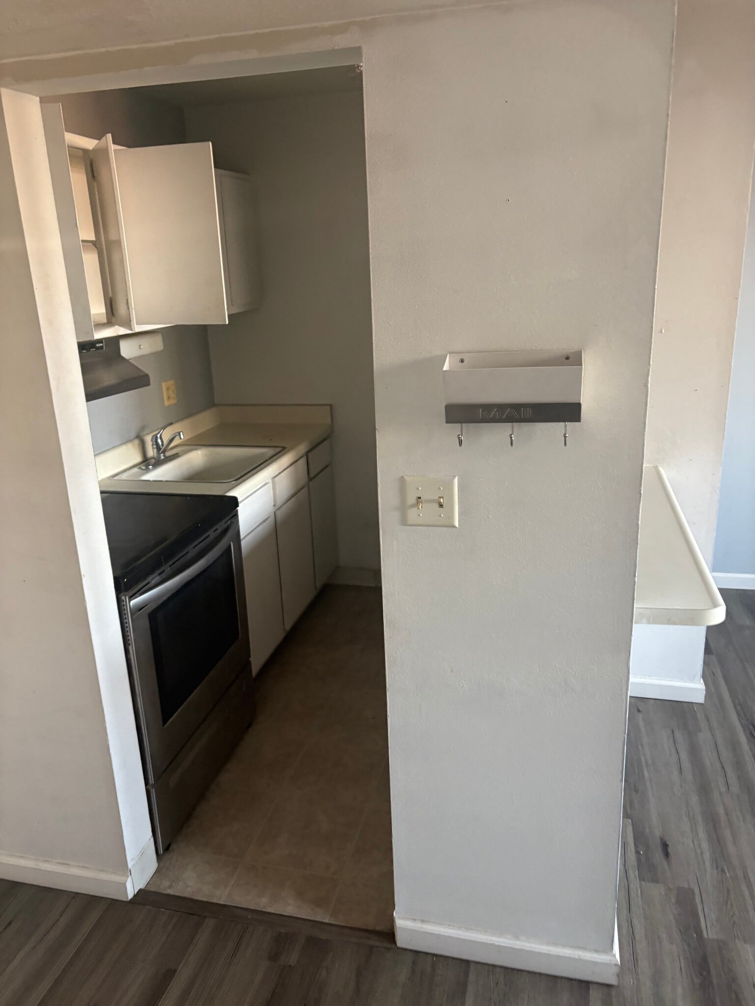 Kitchen - 1707 N Prospect Ave