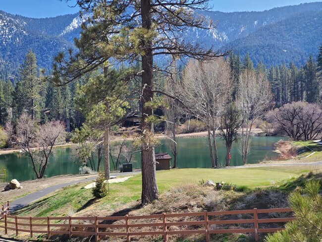 Building Photo - 15000 Geneva Ct