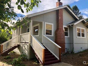 Building Photo - Charming two-bedroom home, recently renova...