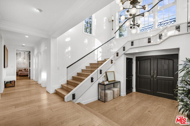 Building Photo - 23255 Mariposa De Oro St