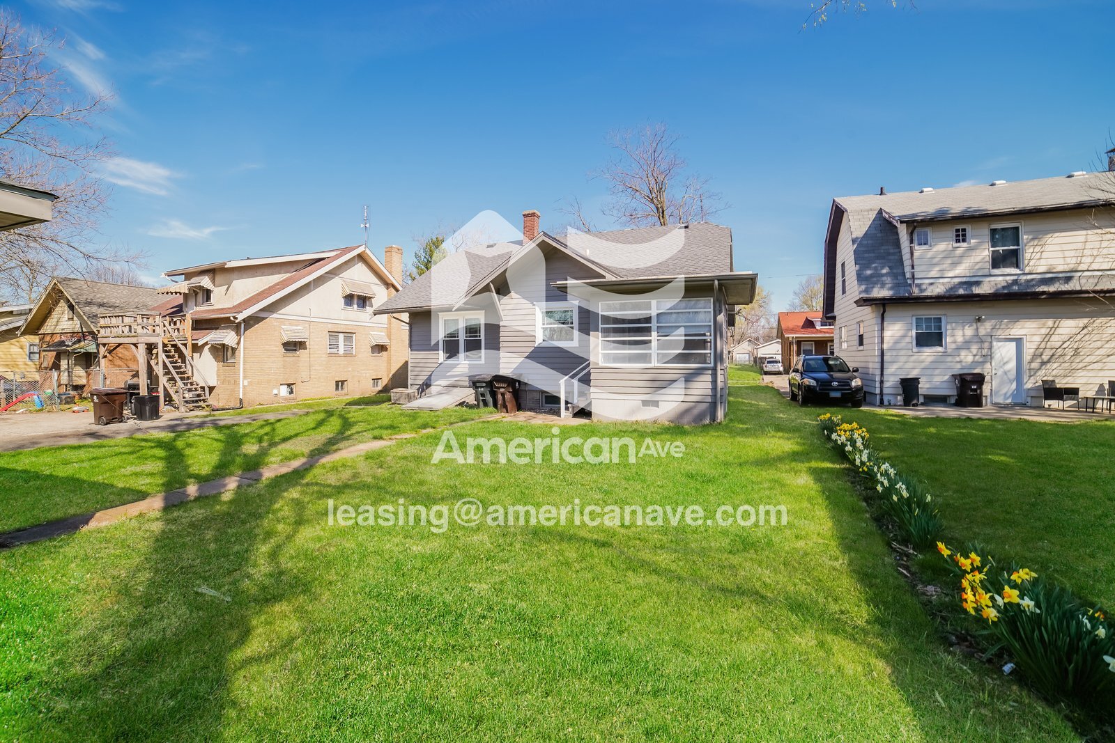 Building Photo - 908 E McClure Ave