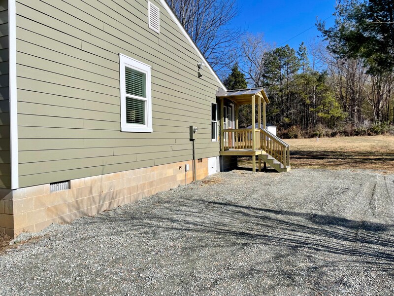 Building Photo - 1808 Nichols Rd