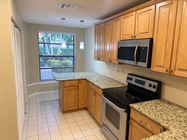 Building Photo - 8705 Vía Giula