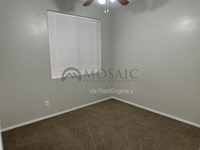 Building Photo - 121 W Birchwood Pl