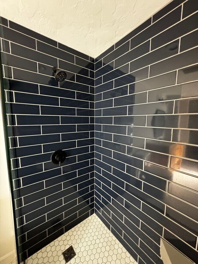 Building Photo - Spacious 3 Bedroom Home in South Eugene – Churchill Area