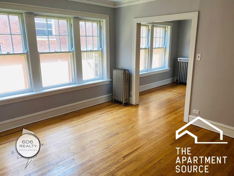 Building Photo - 1333 W Carmen Ave