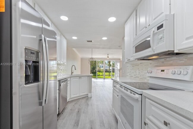 Building Photo - 152 Santa Barbara Way