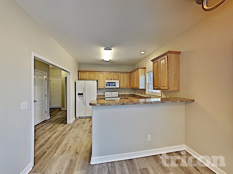 Building Photo - 1015 Golf View Way