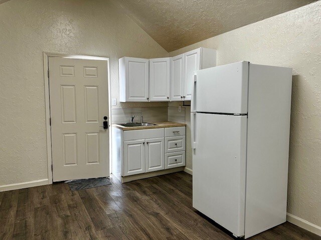 Building Photo - 306 E Olive St