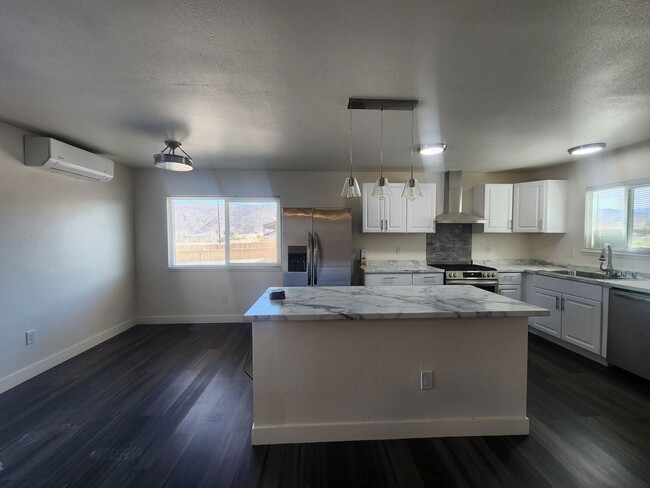 Building Photo - Newly Remodeled Two Bedroom Two Bath Home ...