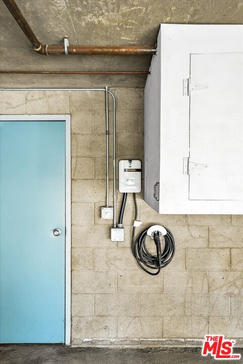 Building Photo - 11960 Iowa Ave