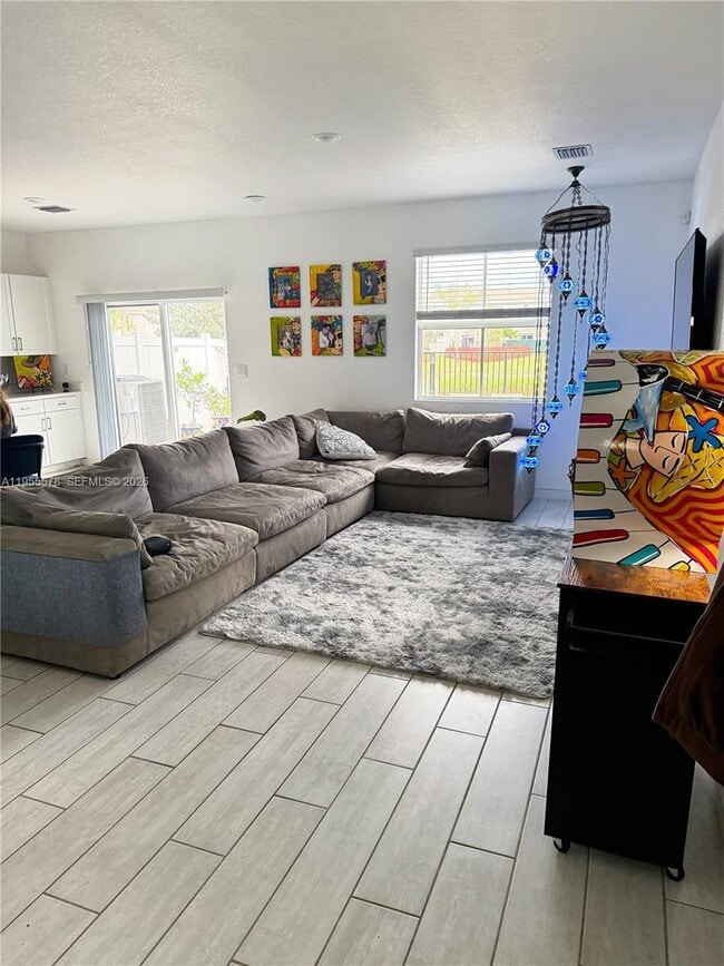 Building Photo - 1783 SE 7th Ter