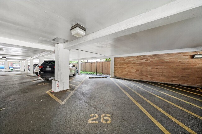 Building Photo - 333 S East Ave