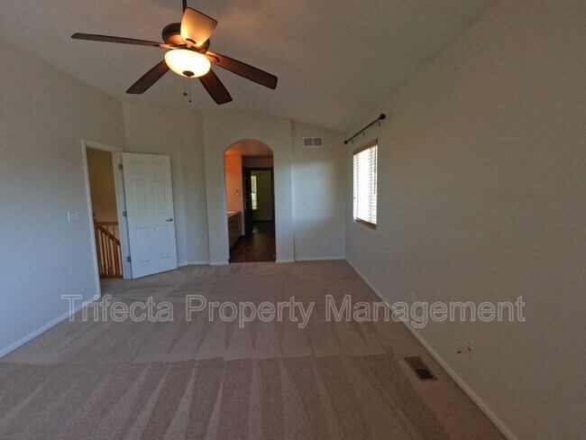 Building Photo - 2215 Harvest St