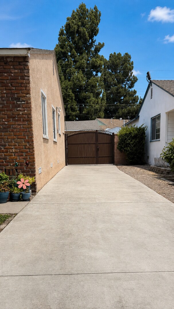 Building Photo - East Long Beach 3 bedroom 2 bath w/ bonus room