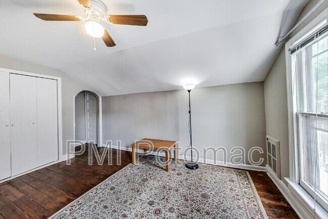 Building Photo - 3206 O St NW