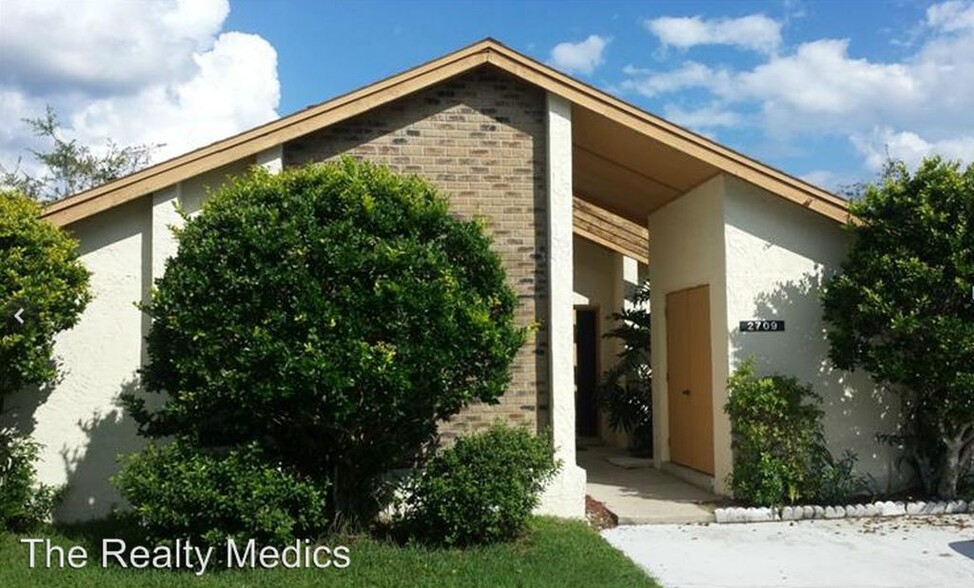 Primary Photo - 2709 Shadybranch Dr