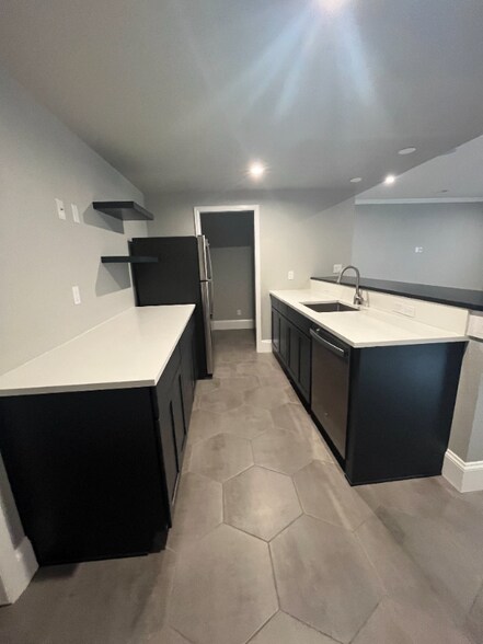 Building Photo - 1733 Pioneer Cir