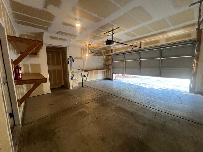 Building Photo - 3 Bed, 2.5 Bath home with Solar Panels!
