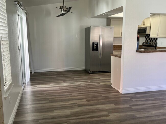 Building Photo - 5078 Spencer St