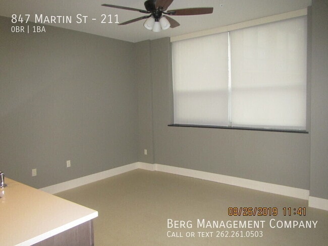 Building Photo - 847 Martin St