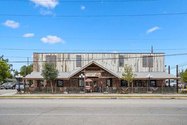 Building Photo - 628 Foster St