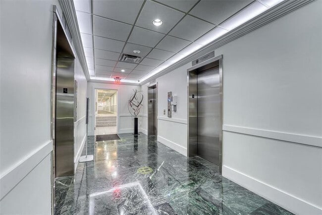 Building Photo - 3700 Galt Ocean Dr