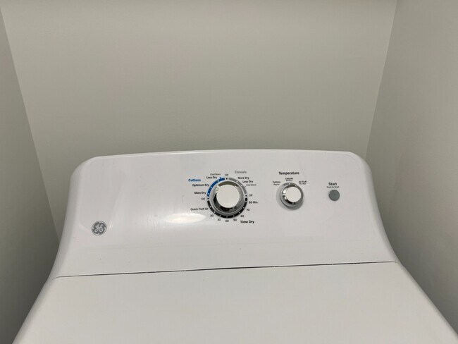 Building Photo - 11084 Harrowfield Rd