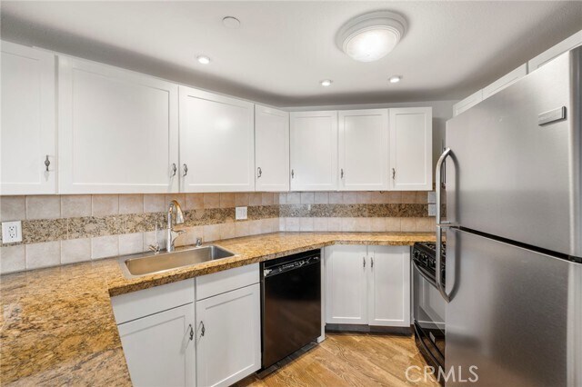 Building Photo - 1056 Calle Del Cerro