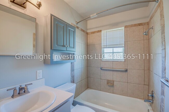 Building Photo - 1833 Rhythm Rd
