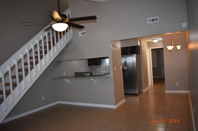 Building Photo - 1802 Falconcrest St