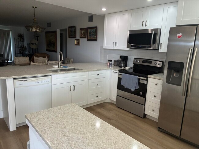 Building Photo - 3405 Bimini Ln