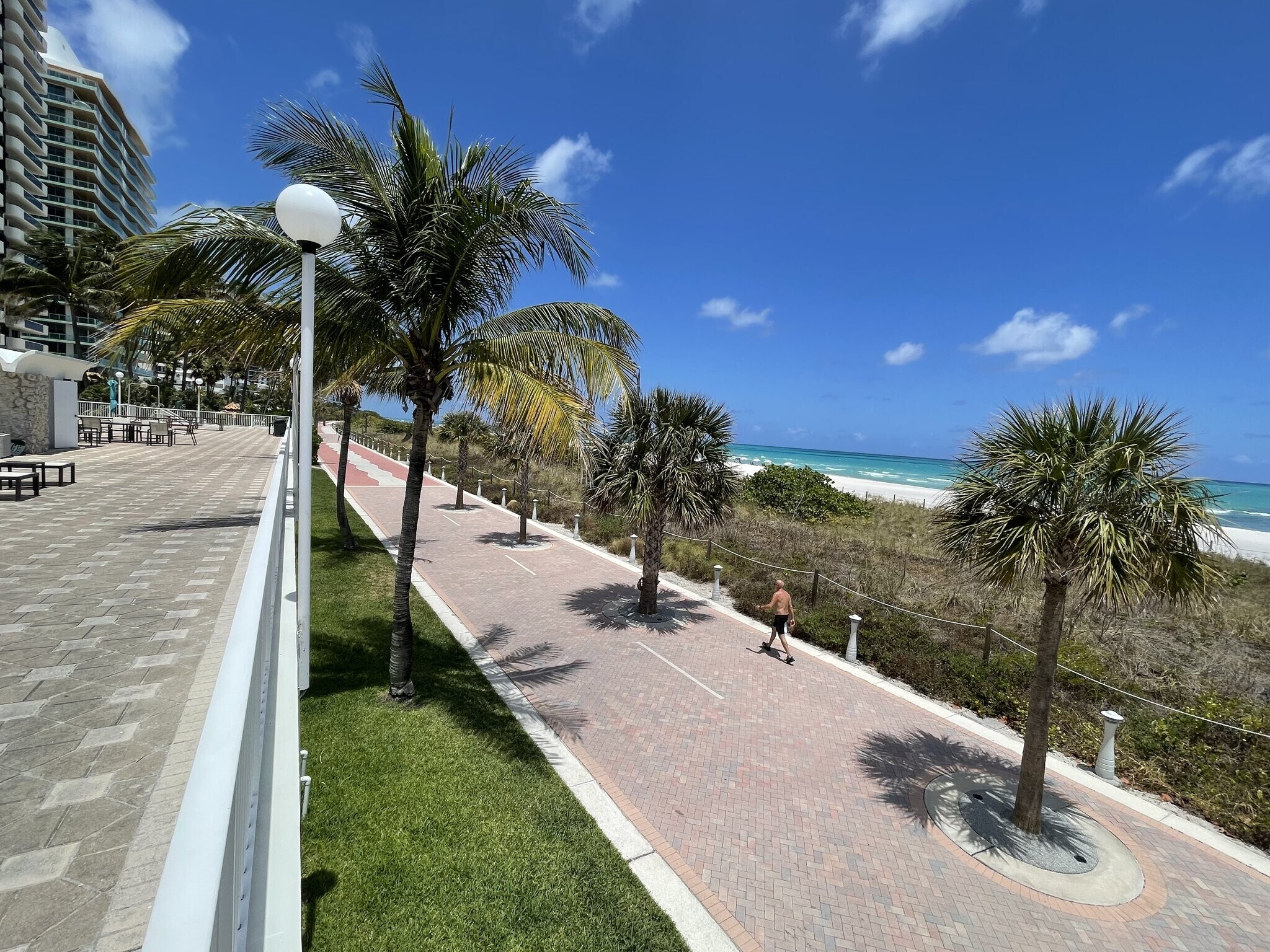 Building Photo - 5701 Collins Ave