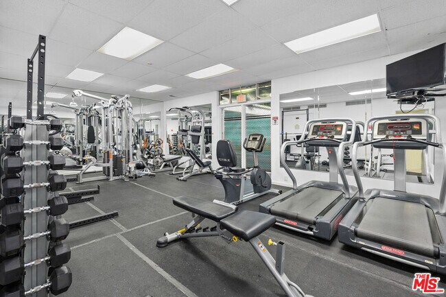 Building Photo - 10535 Wilshire Blvd