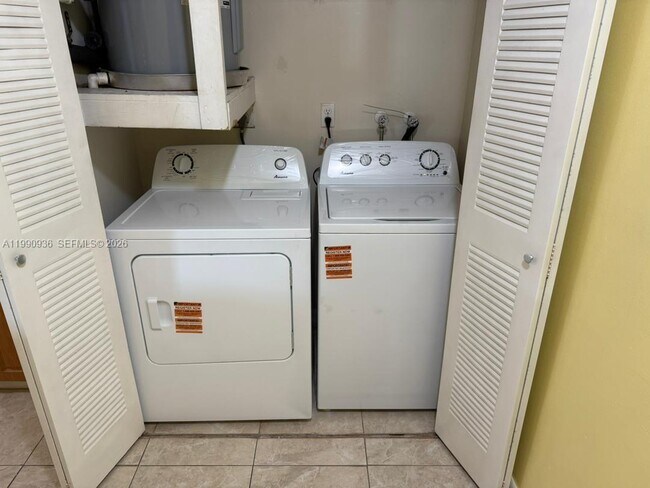 Building Photo - 17500 NW 67th Ct