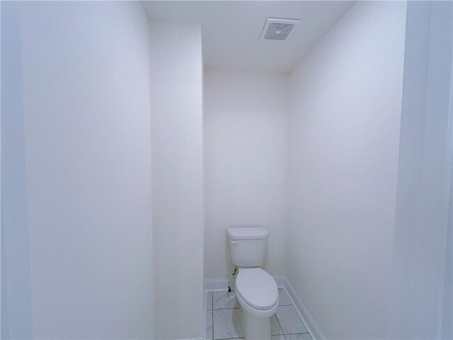 Building Photo - 1297 Ascot Ter
