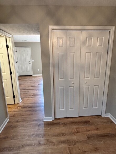 Building Photo - 254 Marcellus Dr