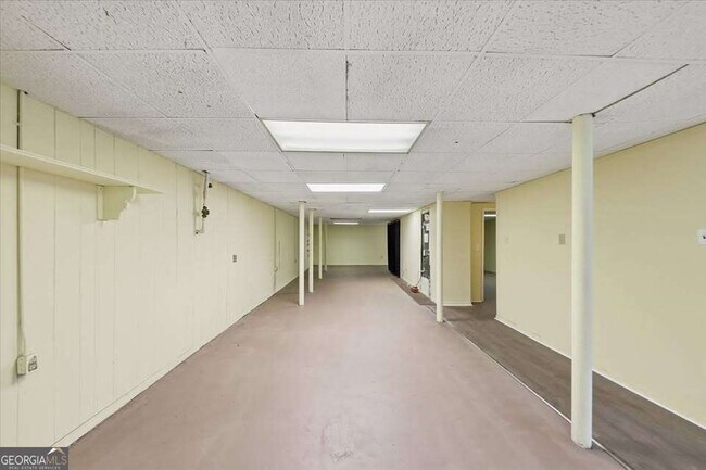 Building Photo - 8435 E Campbellton St