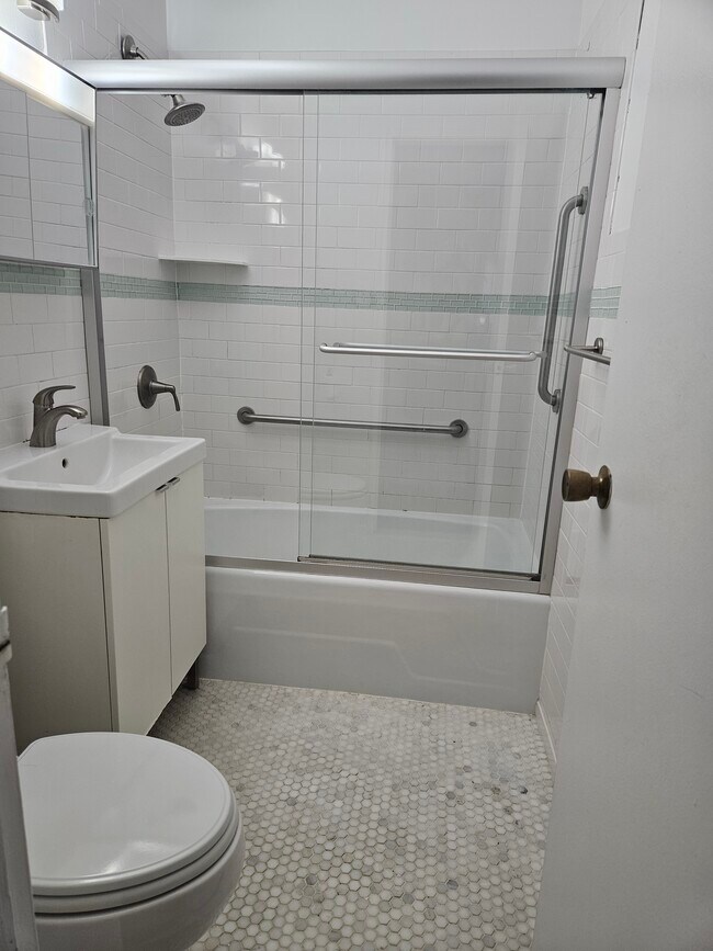 Building Photo - 27 Northill St