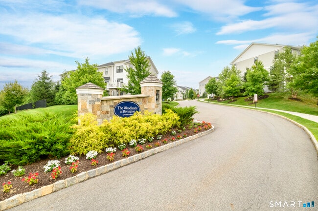 Building Photo - 15 E Cross Trail