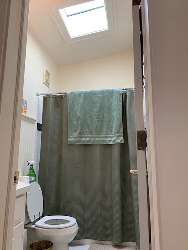 Building Photo - Application Received! Come see this Jackso...