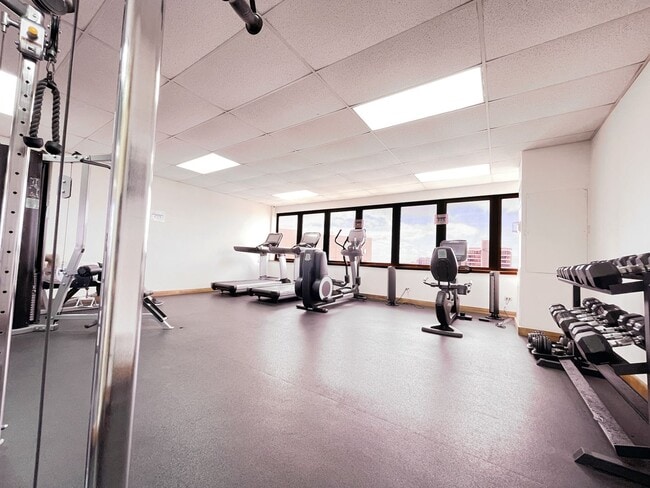 Building Photo - Fully Furnished Waikiki Studio with Centra...