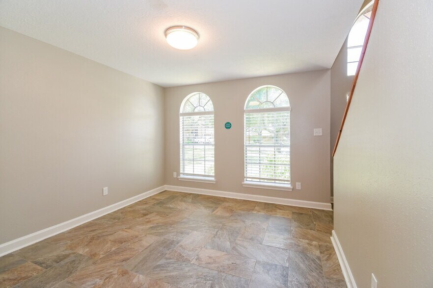 Building Photo - 2014 Harbour Cove Dr