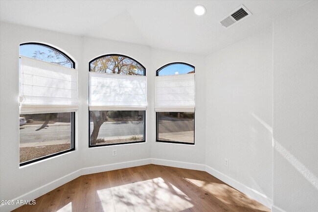 Building Photo - 4706 E Jaeger Rd