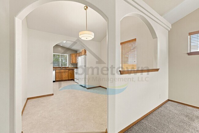 Building Photo - 7533 N Winter View Dr